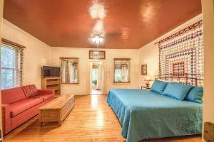 1880 Market Plaza Haus TS 360 Cottage, New Braunfels