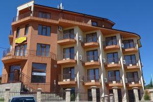 Regina Hotel, Saints Constantine and Helena