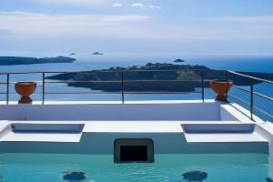 Amelot Art Suites, Fira