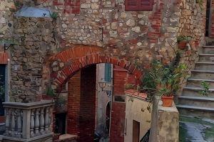 Charm & Relaxation in the Historic Center of the Medieval Village, Gavorrano