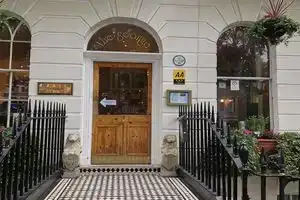 George Hotel, London