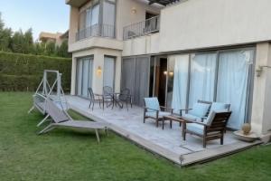 Beverly Hills Inside Villa, Cairo