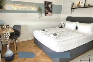 Close to the city center with parking space, balcony, lockable bike box & charging station Hotel, Koblenz