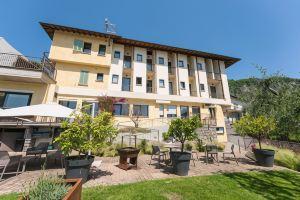 Riva di Solto - Hotels