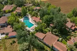 Petrino Eco Village, Afitos