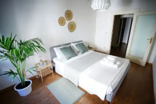 Historical 1400 Ft2 Apartment at Temple of Apollo, Syracuse