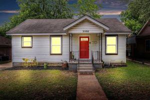 "The Fried Green Tomato" Family & Pet Friendly, QR Code Walk Thru, 1 night min. Hotel, Waco
