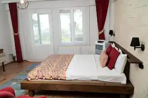 Sari Konak Butik Hotel, Gure