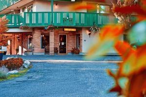 Robin Hood Inn and Suites, Victoria