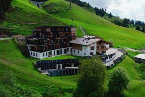 Landhaus - Ski in & Out Cottage, Saalbach
