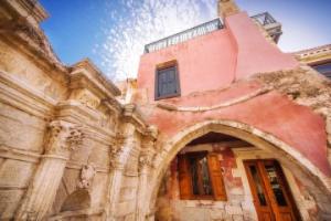Venetian Rimondi Fountain Mansion. Built in 1626! Hotel, Rethymno