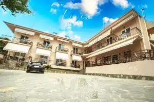 Villa Nickolas, Paleo Tsifliki