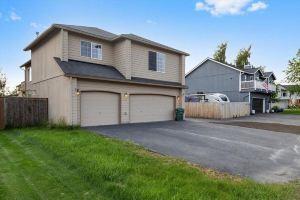 4 Bedroom 3 Bathroom Home Near Golf Course and Zoo, Anchorage