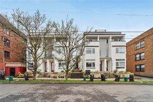 Rooftop Patio and Modern Amenities in Capitol Hill - Stylish Escape Hotel, Seattle