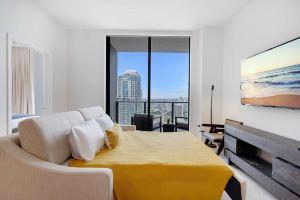 Private Balcony with Stunning City Views - Chic Stylish Retreat Hotel, Miami