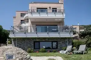 Garden Suite, Paleo Tsifliki