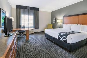 La Quinta Inn & Suites by Wyndham Dallas South, Arlington