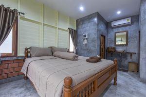 P's Cottage, Trang