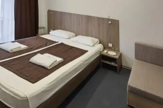 Compass Hotel, Adler