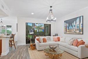 A resort property with plenty of amenities and close to downtown, Naples