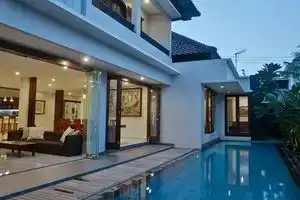 The Arnaya, Kuta