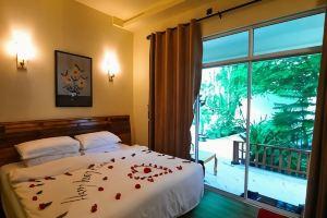Manta Hotel, Dhangethi