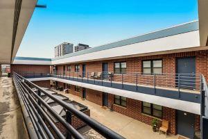 Elevator Access and Spacious Living Area - Charming Stylish Retreat Apartments, Chicago