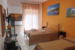 Tony & Doris Home Apartments, Giardini-Naxos