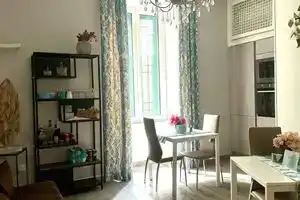 Dea B&B, Naples