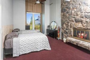 Sleeping Lady Mountain View( The WOW Factor) Suite Hotel, Anchorage