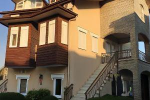 Elite Penthouse, Avsallar