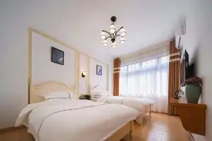 Zhangjiajie Chunlaifeng Inn(Zhangjiajie railway station center bus station branch)