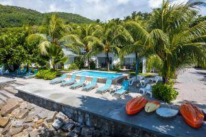Le Nautique Beachfront Apartments, Anse Royale