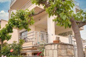 Estell’s Sweet Luxury House, Volos
