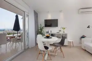 Boutique Waterfront Apartments, Drasnice