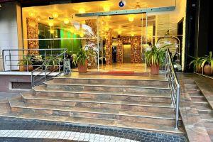 Aryana Queen Beach Resort, Wadduwa