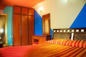 Vosku Ashxarh Hotel, Tsaghkadzor