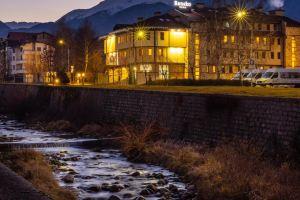 NP House- Social Hotel by Networking Premium, Free Ski Shuttle, Bansko