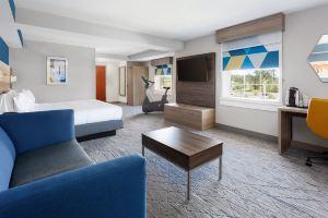 Holiday Inn Express & Suites by IHG, Williamsburg