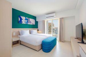 Brassbell l Zamalek l Chroma l Central Location Hotel, Cairo