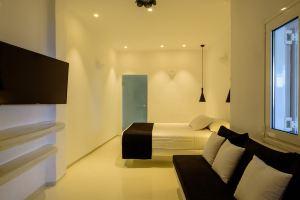 Tataki Family Hotel, Fira