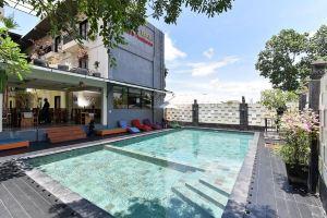 RedDoorz Plus near Mall Bali Galeria 2 (ex. Sylvia Bali Suite Residence), Denpasar