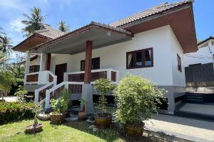 Areerat Villa, Lipa Noi