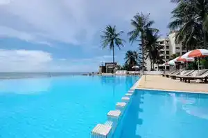 Golden Pine Beach Resort, Pran Buri