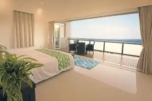 Luxe Pool w/ 4BR Villa by Cliffhanger Villas, Eden Island