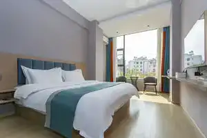 Oakview Light Luxury Hotel, Dali