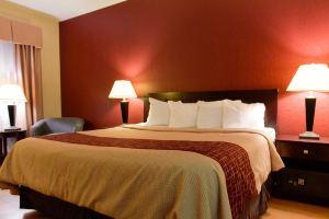 Baymont Inn & Suites by Wyndham NE, Lincoln