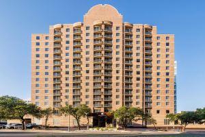 DoubleTree Suites by Hilton Hotel Downtown Capitol, Austin