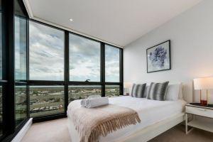 Melbourne Private Apartments - Collins Street Waterfront, Docklands, Melbourne