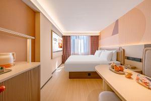 Orange Hotel, Kunming